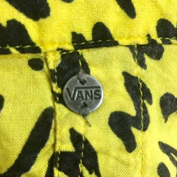 SOLD‼️ Vans high waisted shorts 🐯 fun print 🐯 - Picture 5 of 6